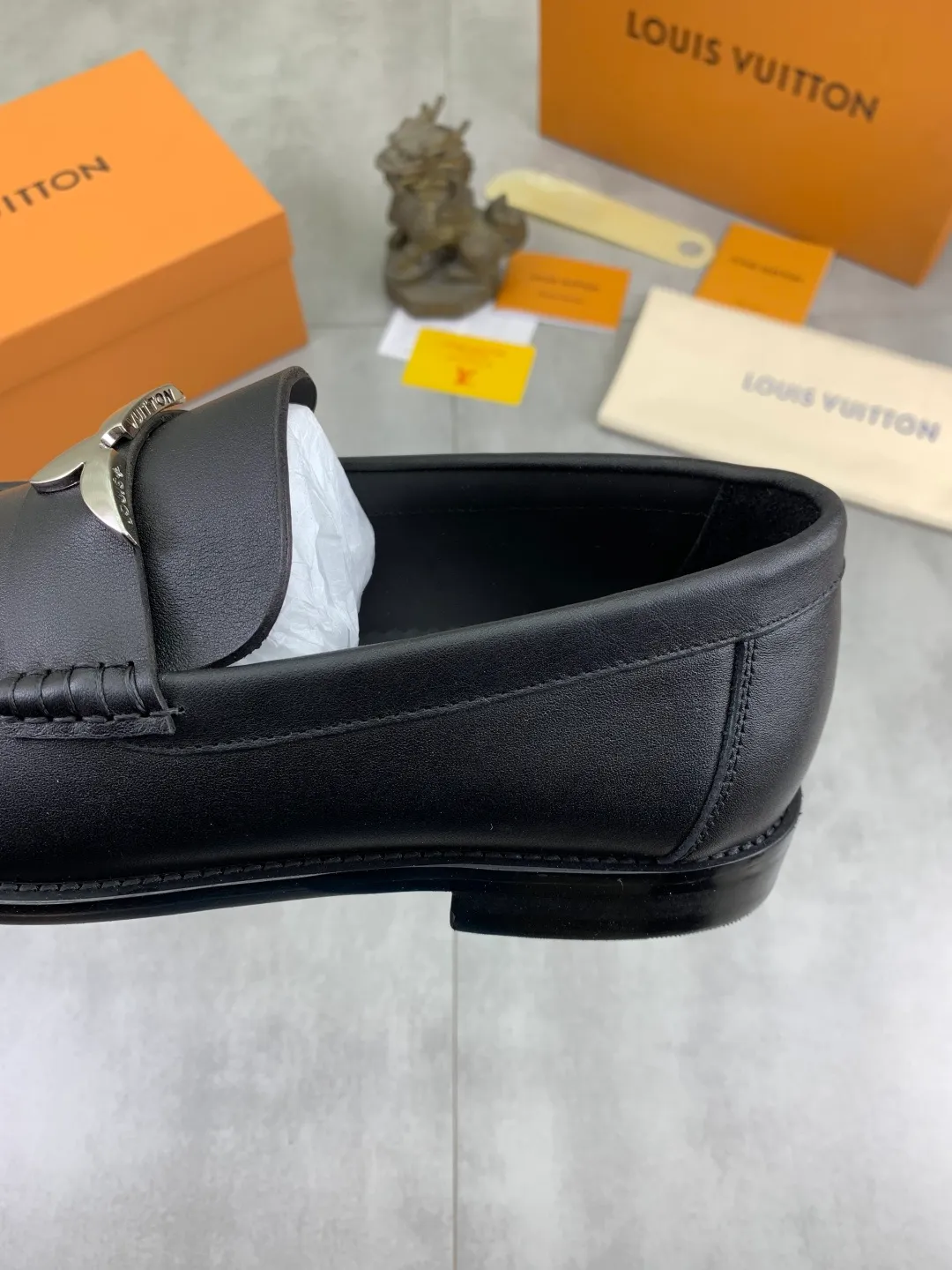 Men's men's shoes 💰P542 New style 💶[LOUIS VUITTON] Water-dyed Niuli Original order New style 🍀LV Louis Vuitton *——Top version of LV classic leather shoes! Made of imported original calfskin, original leather side strips and wear-resistant high-end rubber outsole! High quality products! Color: 3️⃣optional Size: 38-44 (45 customized)
